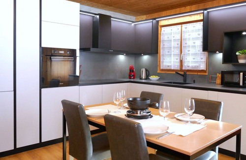 Blenio Apartamento | Precioso apartamento para 4 personas con WIFI, TV, patio y mascotas permitida