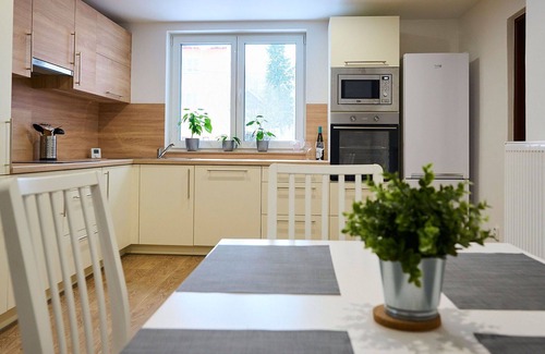Desna Apartamento | Precioso apartamento para 4 personas con WIFI, piscina, TV y patio