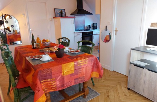 Plougonvelin Apartamento | Acogedor apartamento para 2 personas con WIFI, TV, patio, mascotas permitida y vista panorámica