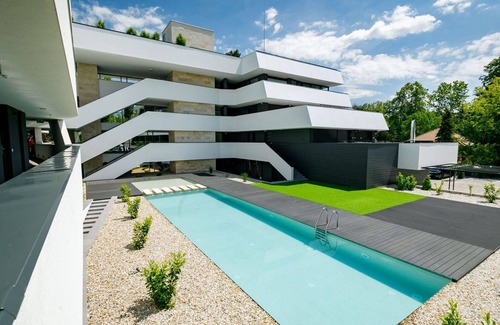 Balatonszemes Apartamento | Hermoso apartamento para 6 personas con A/C, WIFI, piscina, TV, terraza y mascotas permitida