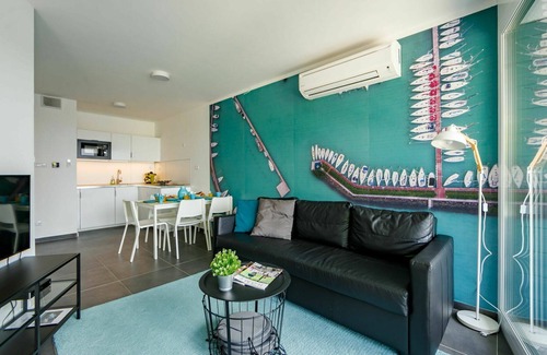 Balatonszemes Apartamento | Hermoso apartamento para 6 personas con piscina, A/C, WIFI, TV, terraza y mascotas permitida