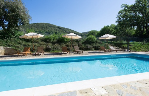 Villa A Sesta Apartamento | Hermoso apartamento con A/C, piscina, WIFI, TV, patio, vista panorámica y aparcamiento