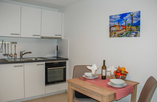 Orselina Apartamento | Hermoso apartamento para 2 personas con WIFI, TV y patio