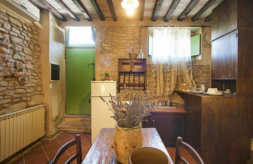 Granarola Apartamento | Hermoso apartamento para 2 personas con A/C, piscina, WIFI, TV, patio y mascotas permitida