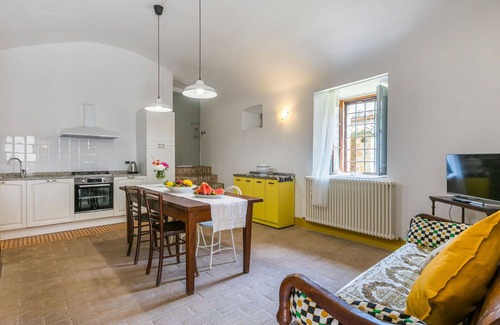 Stigliano Apartamento | Precioso apartamento con WIFI, TV, patio, mascotas permitida, vista panorámica y aparcamiento
