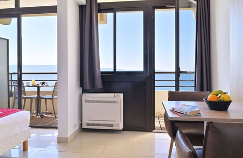 Ajaccio Apartamento | Precioso apartamento con piscina, A/C, WIFI, TV, terraza, mascotas permitida y aparcamiento