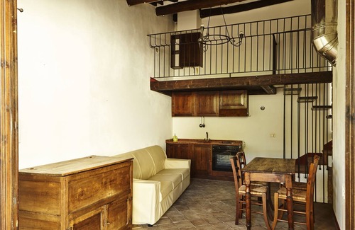 Capolona Apartamento | Bonito apartamento con WIFI, piscina, TV, mascotas permitida y aparcamiento, cerca de Arezzo