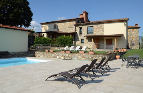 Capolona Apartamento | Bonito apartamento con WIFI, piscina, TV, mascotas permitida y aparcamiento, cerca de Arezzo