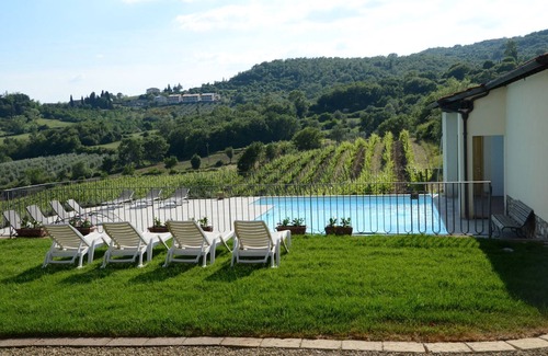 Capolona Apartamento | Bonito apartamento con WIFI, piscina, TV, mascotas permitida y aparcamiento, cerca de Arezzo