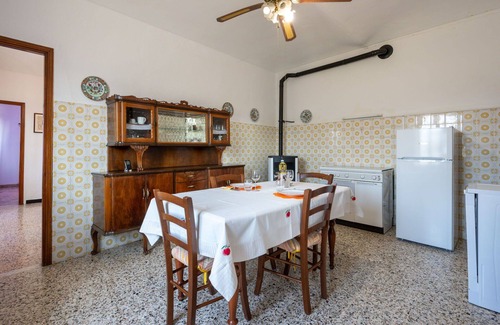 Penango Apartamento | Acogedor apartamento para 2 personas con WIFI, TV, patio, vista panorámica y aparcamiento
