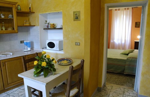 Massarosa Apartamento | Bonito apartamento para 2 personas con WIFI, piscina, cerca de Viareggio