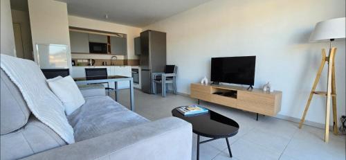 Cogolin Apartamento | Nice apartment for 2 with balcony