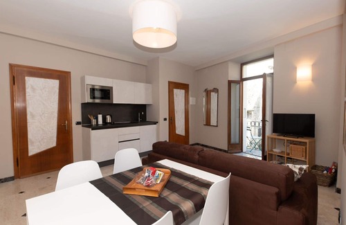 Mergozzo Apartamento | Hermoso apartamento para 3 personas con WIFI, TV, balcón y aparcamiento