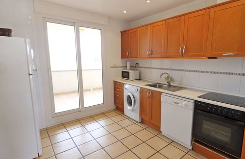 San Jorge Apartamento | Bonito apartamento para 4 personas con A/C, piscina, WIFI, TV, balcón y aparcamiento