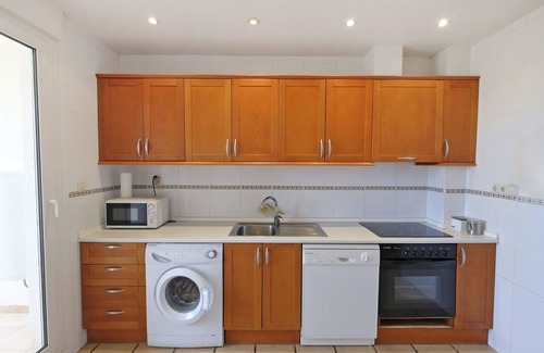 San Jorge Apartamento | Bonito apartamento para 4 personas con A/C, piscina, WIFI, TV, balcón y aparcamiento