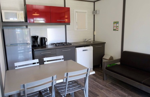 Aregno Apartamento | Hermoso apartamento para 4 personas con WIFI, A/C, TV, terraza y aparcamiento