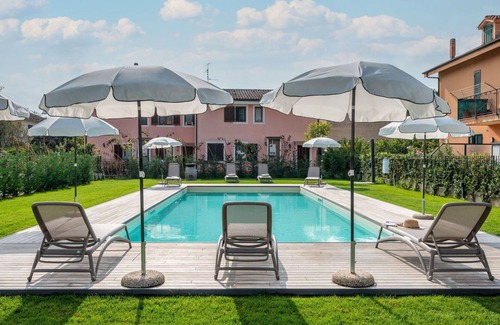 Caramagna Ligure Apartamento | Precioso apartamento para 4 personas con piscina, WIFI, A/C, TV, terraza y mascotas permitida
