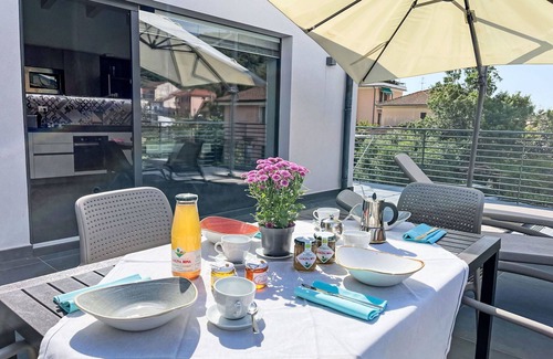 Caramagna Ligure Apartamento | Precioso apartamento para 4 personas con piscina, WIFI, A/C, TV, terraza y mascotas permitida