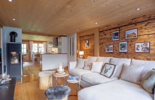 Lenk Apartamento | Precioso apartamento para 4 personas con WIFI, TV, balcón y mascotas permitida