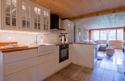 Lenk Apartamento | Precioso apartamento para 4 personas con WIFI, TV, balcón y mascotas permitida