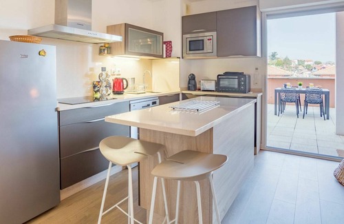 Behobie Apartamento | Nice apartment for 4 guests with WIFI, A/C, pool, TV, terrace and parking