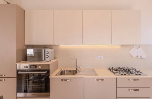 Dro Apartamento | Hermoso apartamento para 4 personas con A/C, WIFI, TV, patio y vista panorámica