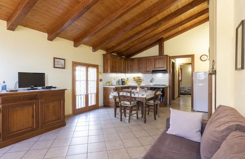 Borgo Apartamento | Bonito apartamento con WIFI, TV, patio, mascotas permitida, vista panorámica y aparcamiento