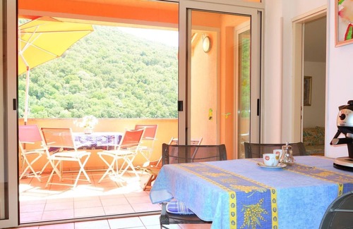 Porozina Apartamento | Acogedor apartamento para 4 personas con A/C, WIFI, TV, terraza, mascotas permitida y aparcamiento