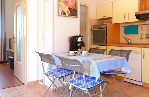 Porozina Apartamento | Acogedor apartamento para 4 personas con A/C, WIFI, TV, terraza, mascotas permitida y aparcamiento
