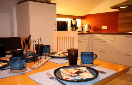 Landeck Apartamento | Hermoso apartamento para 4 personas con WIFI, TV, balcón, mascotas permitida y aparcamiento