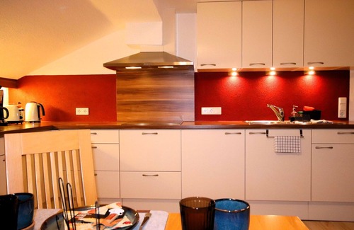 Landeck Apartamento | Hermoso apartamento para 4 personas con WIFI, TV, balcón, mascotas permitida y aparcamiento