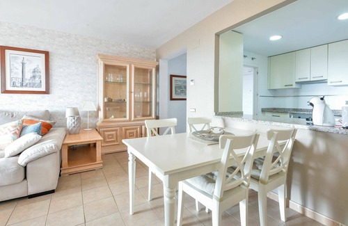 La Cala de Mijas Apartamento | Acogedor apartamento con WIFI, piscina, A/C, TV, terraza, mascotas permitida y aparcamiento