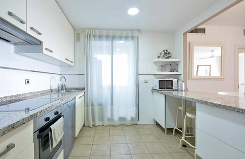 La Cala de Mijas Apartamento | Acogedor apartamento con WIFI, piscina, A/C, TV, terraza, mascotas permitida y aparcamiento