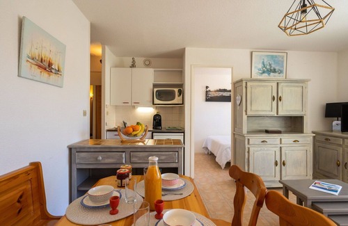Pontaillac Apartamento | Bonito apartamento para 4 personas con WIFI, TV, balcón, mascotas permitida y aparcamiento
