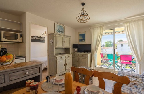 Pontaillac Apartamento | Bonito apartamento para 4 personas con WIFI, TV, balcón, mascotas permitida y aparcamiento