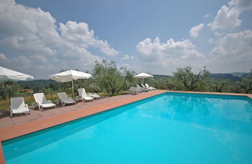 Scandicci Apartamento | Acogedor apartamento para 4 personas con piscina, WIFI, TV y aparcamiento, cerca de Florencia