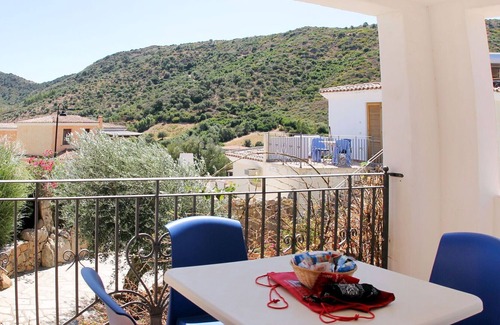 Tanaunella Apartamento | Nice apartment for 4 people with pool, WIFI, A/C, TV, terrace, pets allowed and parking