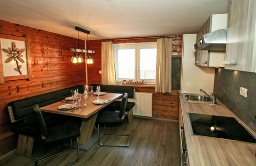 Aschau Im Zillertal Apartamento | Acogedor apartamento para 5 personas con WIFI, TV y terraza