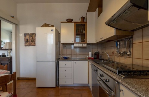 Peretola Apartamento | Acogedor apartamento para 5 personas con A/C, WIFI, TV, terraza, vista panorámica y aparcamiento