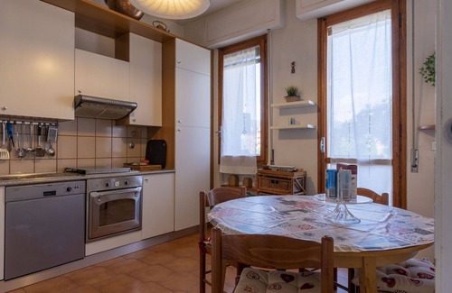 Peretola Apartamento | Acogedor apartamento para 5 personas con A/C, WIFI, TV, terraza, vista panorámica y aparcamiento