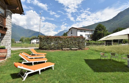 Prata Camportaccio Apartamento | Bonito apartamento para 5 personas con A/C, WIFI, TV, patio y mascotas permitida