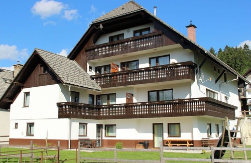Bohinjska Bistrica Apartamento | Bonito apartamento con WIFI, TV, balcón, mascotas permitida, vista panorámica y aparcamiento