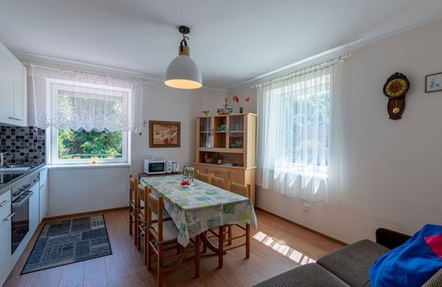 Gallizien Apartamento | Hermoso apartamento con WIFI, TV, patio, mascotas permitida, vista panorámica y aparcamiento