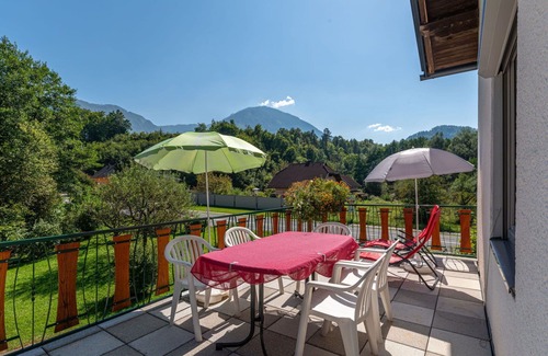 Gallizien Apartamento | Hermoso apartamento con WIFI, TV, patio, mascotas permitida, vista panorámica y aparcamiento
