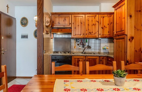 Ragoli Apartamento | Hermoso apartamento para 6 personas con WIFI, TV y balcón
