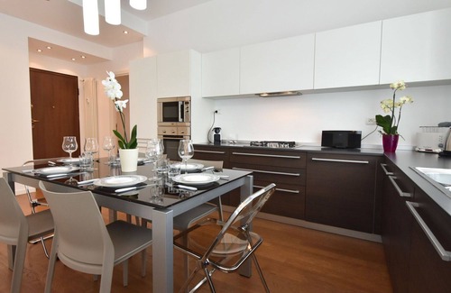 San Vittore Apartamento | Bonito apartamento para 6 personas con WIFI, A/C, TV, balcón y aparcamiento