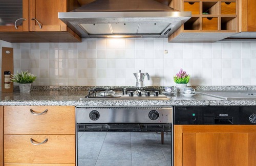 Muravera Apartamento | Hermoso apartamento para 6 personas con A/C, TV, balcón, vista panorámica y aparcamiento