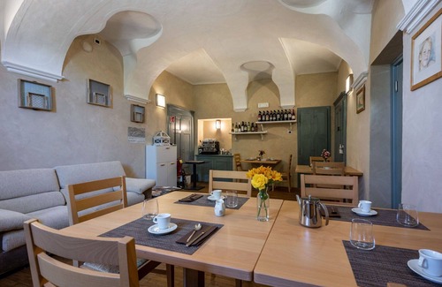 Dronero Apartamento | Precioso apartamento para 6 personas con WIFI, TV, terraza y mascotas permitida