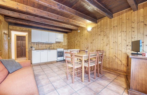 Macugnaga Apartamento | Acogedor apartamento con TV, balcón, mascotas permitida, vista panorámica y aparcamiento