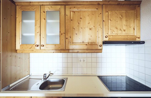 Hocko Pohorje Apartamento | Acogedor apartamento con WIFI, piscina, TV, balcón, mascotas permitida y vista panorámica